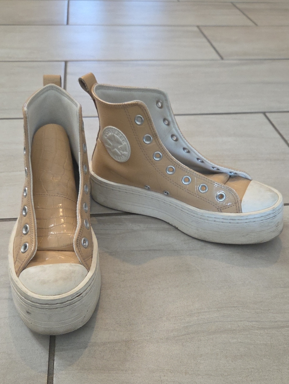 Converse High-Top Platform Sneakers in Beige - Comfort Street Style Size 7.5 EUC